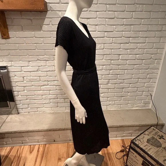 Lush Black Textured Midi Dress Small | Minimalist Luxe Belted V-Neck EU Chic - Picture 10 of 16